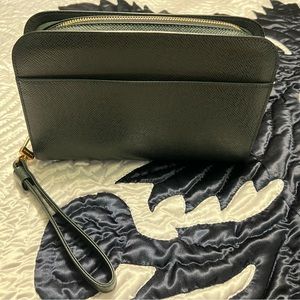 Louis Vuitton Clutch/Wristlet/Pouch